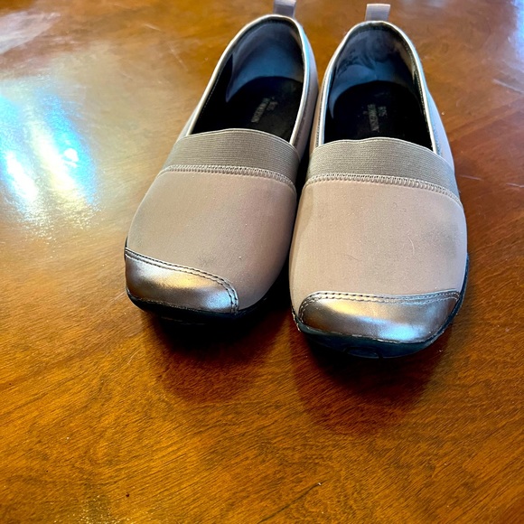 Flat heeled, slip on shoes - Picture 2 of 5